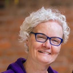 Pauline Roche is a Journalist based in Birmingham, specializing in Technology and Social with expertise in Interview (Video / Broadcast) and Research. Available for freelance assignments on Paydesk. Speaks English and French