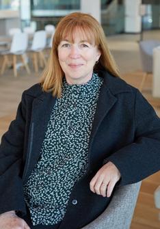 Reach Fran Molloy directly through Journalist.net, the only and best way to reach verified Journalists. Fran Molloy is a journalist based in...