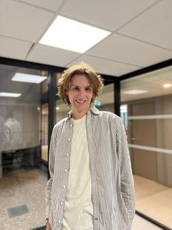 Emile Roger is a Journalist based in Barcelona, specializing in Politics and Current Affairs with expertise in Video Package (Web / Broadcast) and Audio package (Radio / Podcast). Available for freelance assignments on Paydesk. Speaks French and Spanish