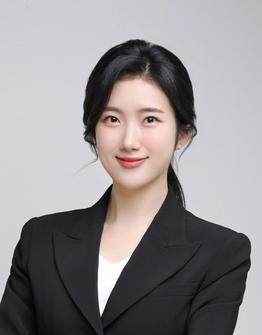 Chi Hee Choi is a Journalist based in Seoul, specializing in Business and Politics with expertise in News Gathering and Content Writing. Available for freelance assignments on Paydesk. Speaks English and Korean