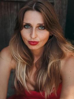 Federica Di Sario is a Journalist based in Brussels, specializing in Science & Environment with expertise in Audio package (Radio / Podcast) and Interview (Video / Broadcast). Available for freelance assignments on Paydesk. Speaks English and French