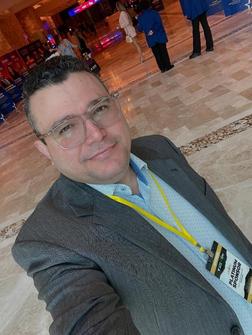 Hanoi Martinez is a Photographer And Journalist based in Miami, specializing in Business and Finance with expertise in Video Package (Web / Broadcast) and Audio package (Radio / Podcast). Available for freelance assignments on Paydesk. Speaks English and Spanish